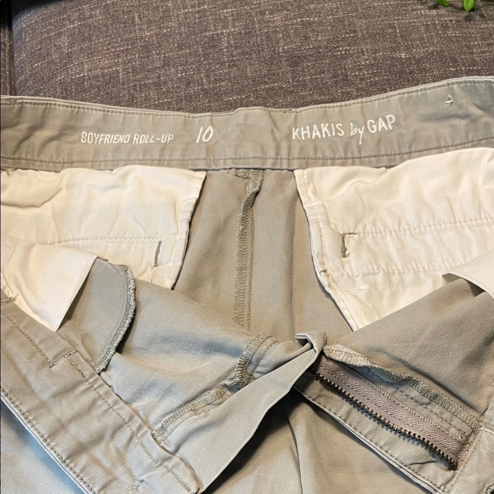 Khaki GAP Boyfriend Roll Up shorts size 10